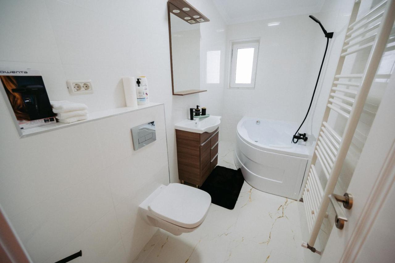 Modern Loft One Lejlighed Suceava Eksteriør billede
