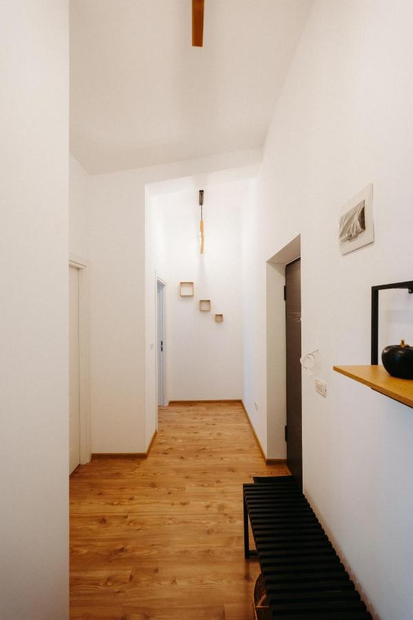 Modern Loft One Lejlighed Suceava Eksteriør billede